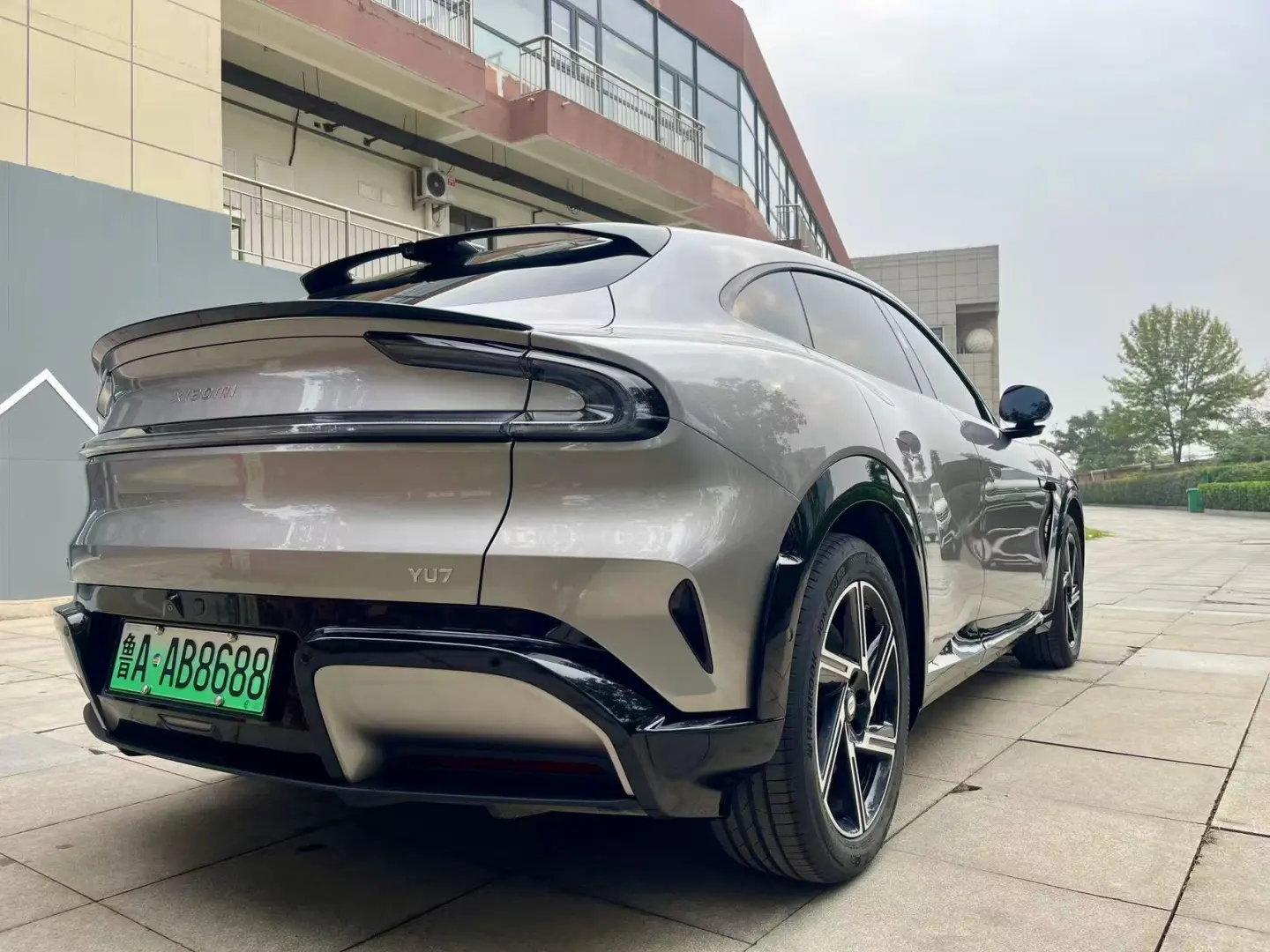 车间还有两个排队的。这台交完作业了。