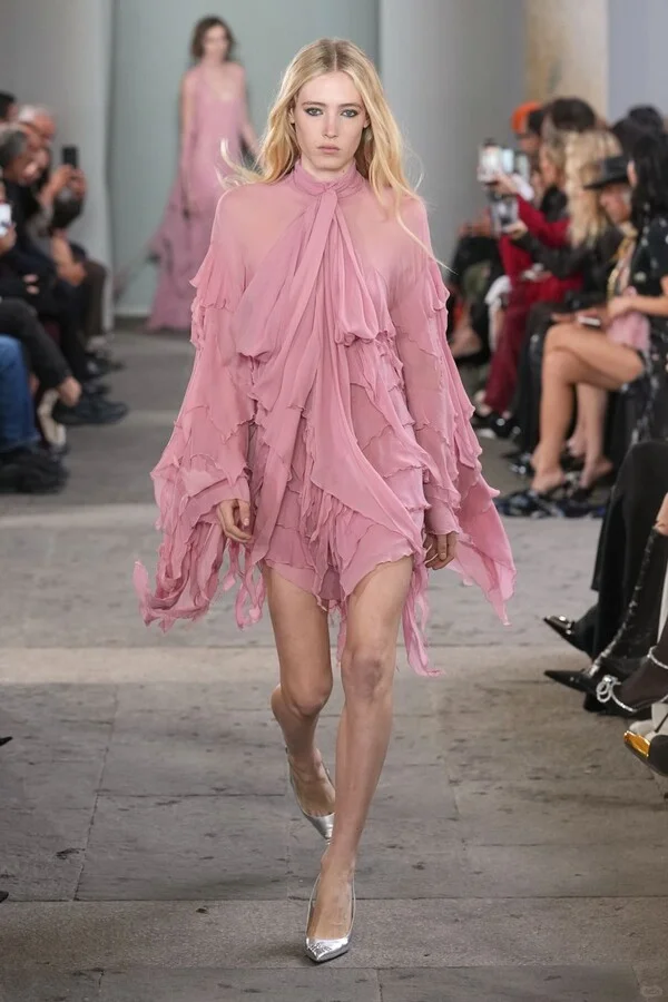 2026春日秀场：糖果色奏响时尚绮梦