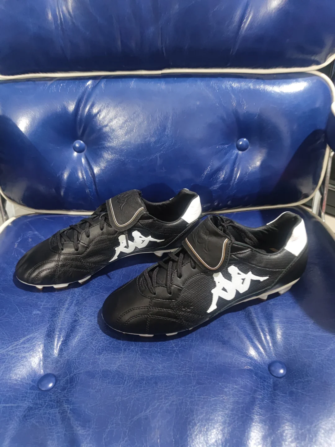 足球鞋收藏 背靠背