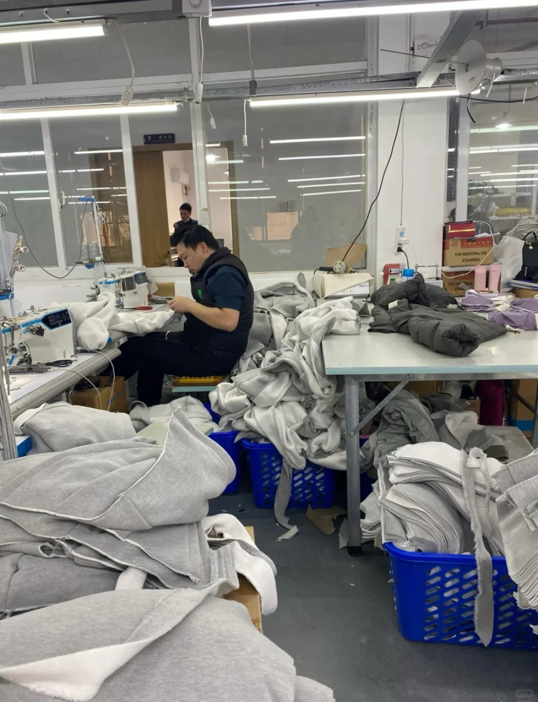 中高端服装生产工厂 | 品质·服务双在