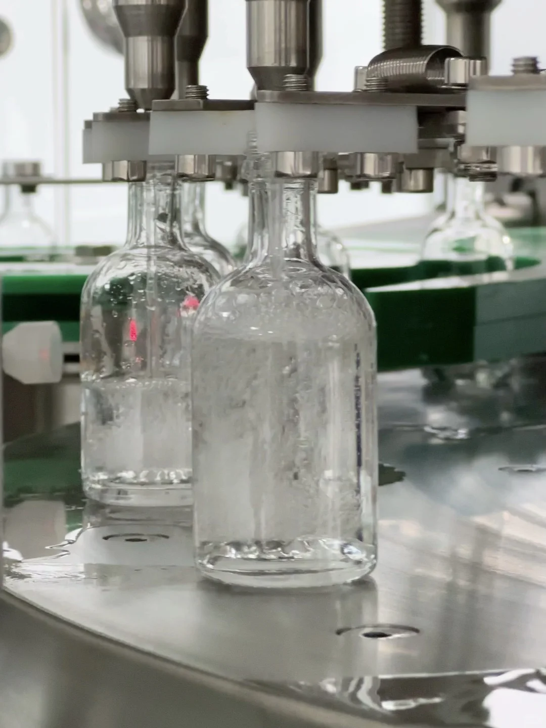 ?00后酒厂打工日记｜沉浸式体验小酒灌装