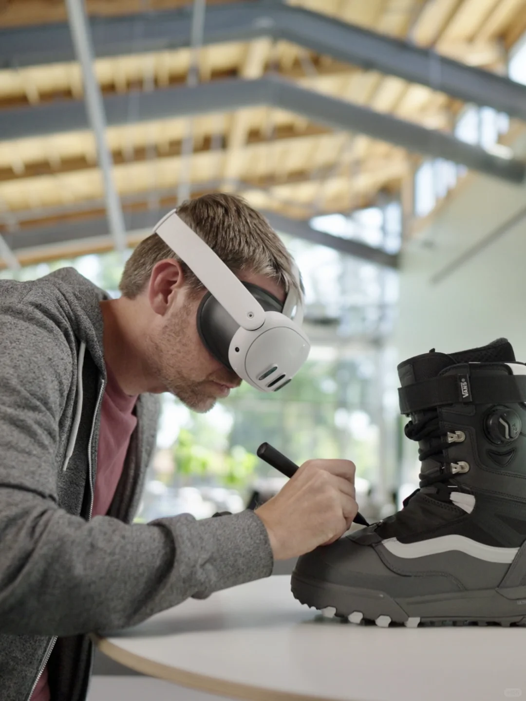 罗技的混合现实笔| MX Ink 设计幕后