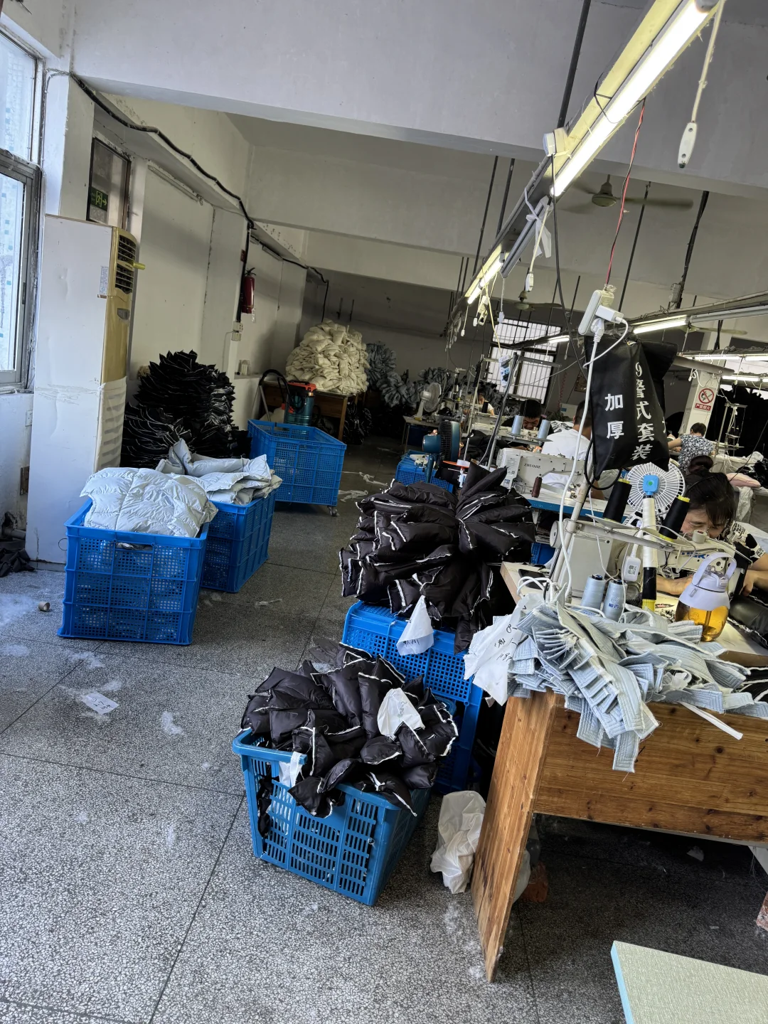 别再乱找了！靠谱羽绒服源头工厂在这