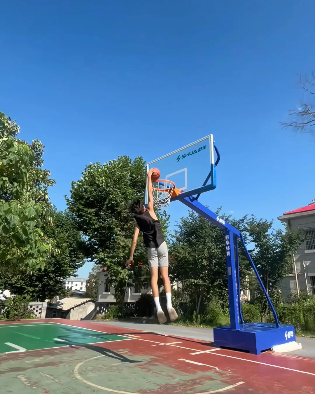 1米93cm黑皮体育生的快乐水