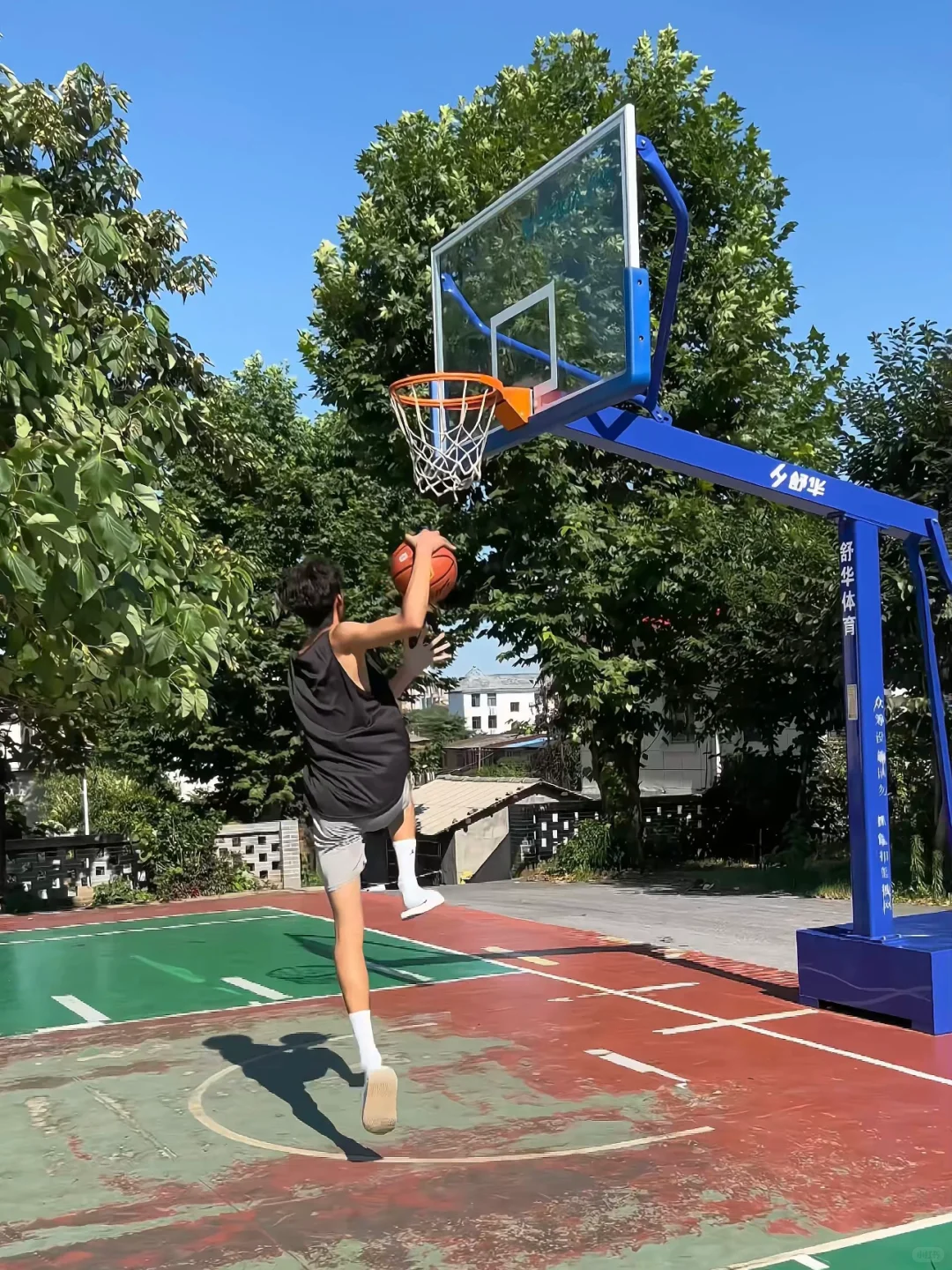 1米93cm黑皮体育生的快乐水