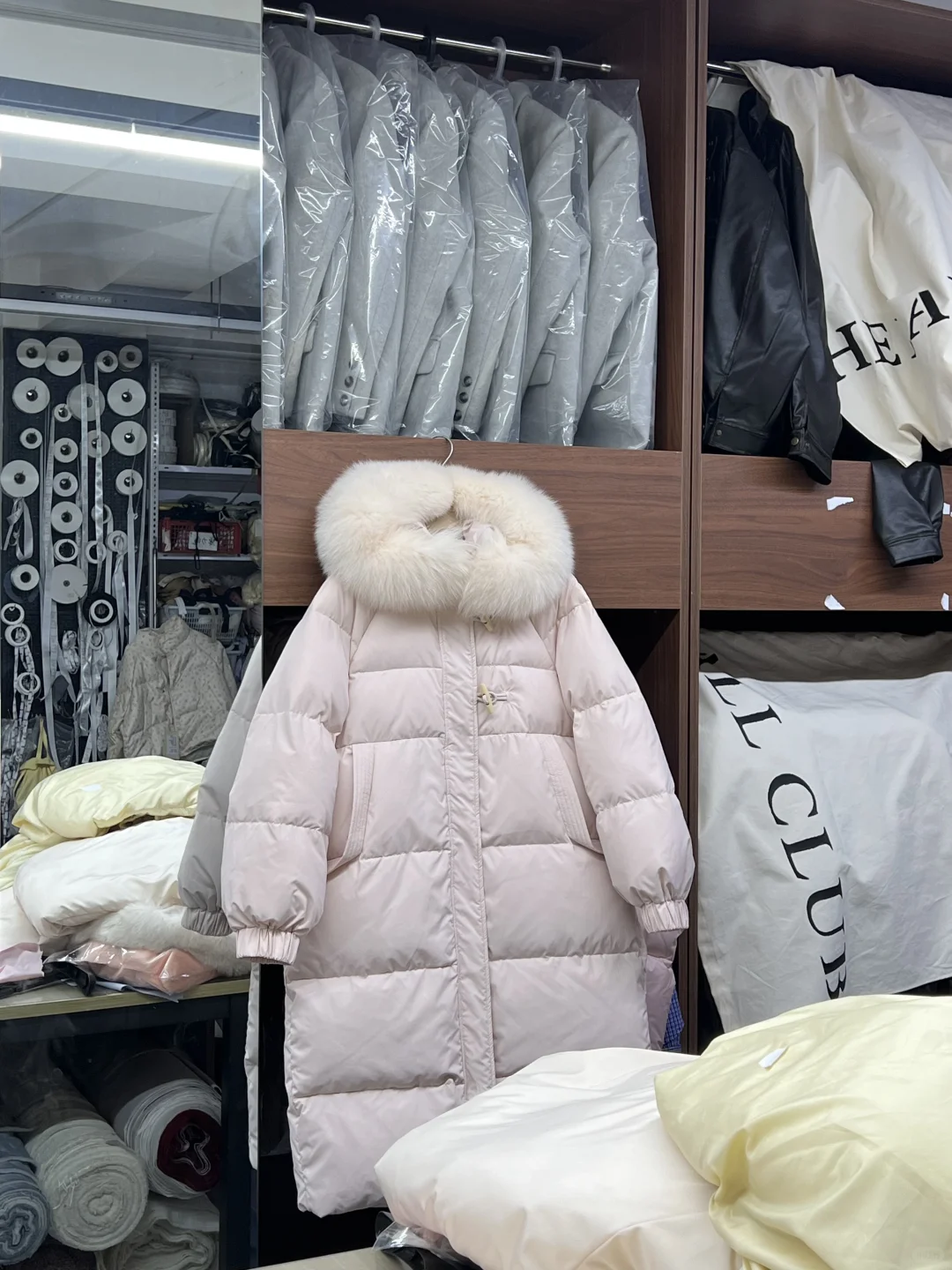 你还不知道哈尔滨本地?一家羽绒服工厂店吗