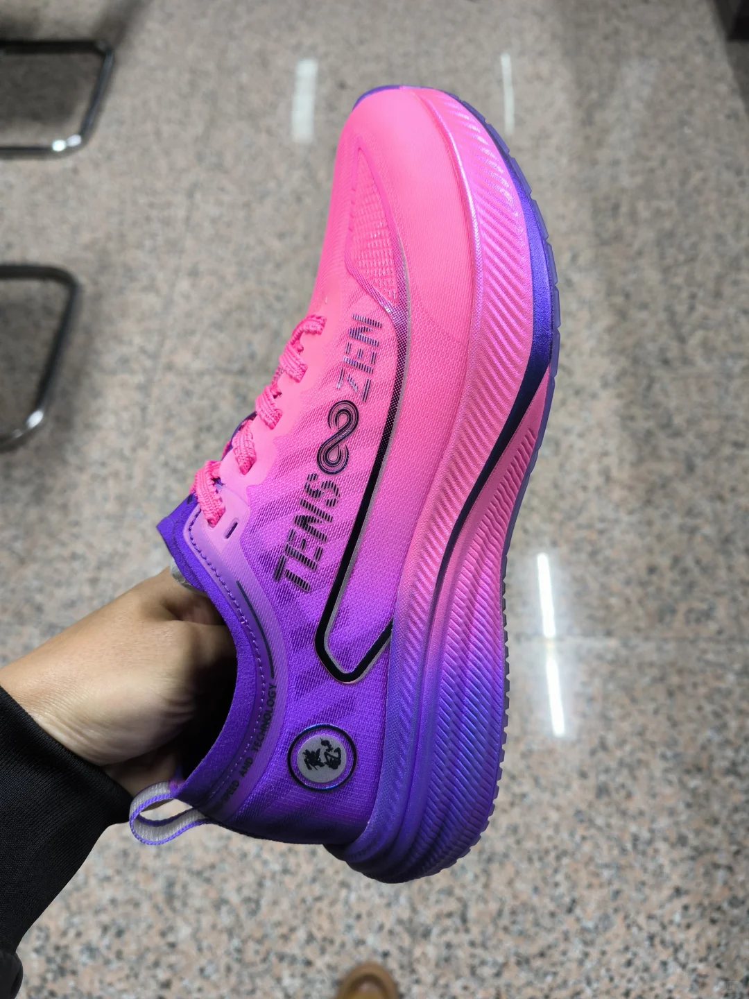 晋江源头鞋厂丨可接小单、快返,超省心?