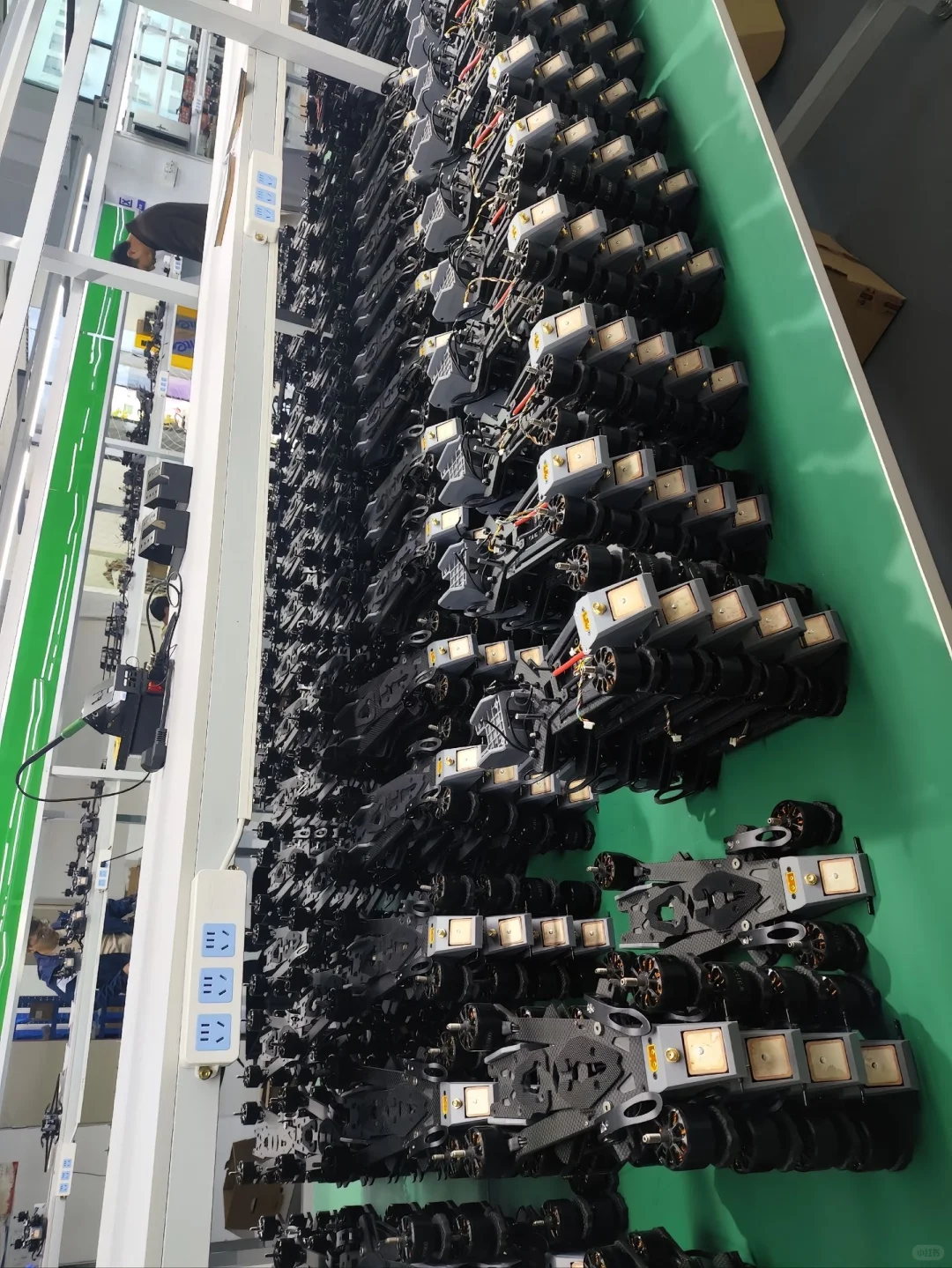 入职穿越机工厂 你将拥有