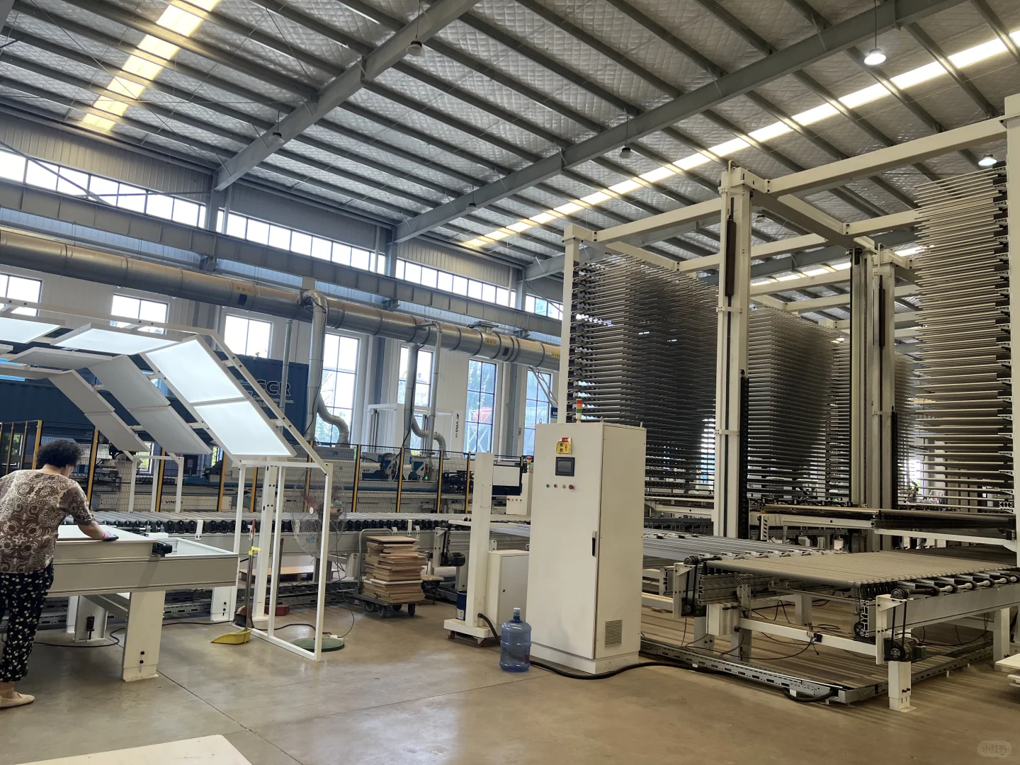 青岛唯一的全自动智能生产线全屋定制工厂