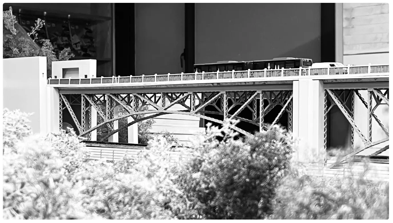 在杭州模型文化节与“钱江一桥”深情对望