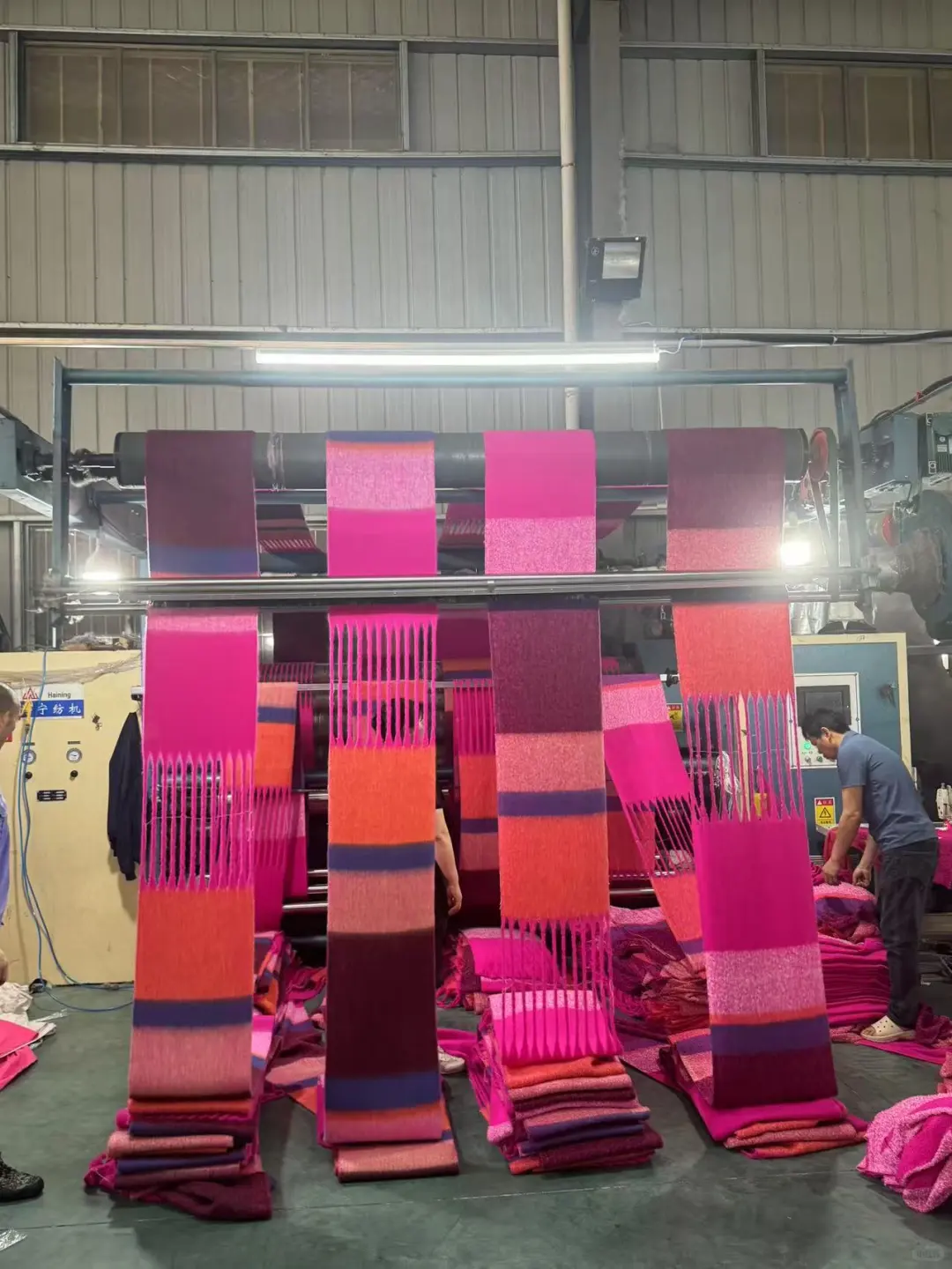 各位见过多巴胺围巾帽子的搭配吗?！