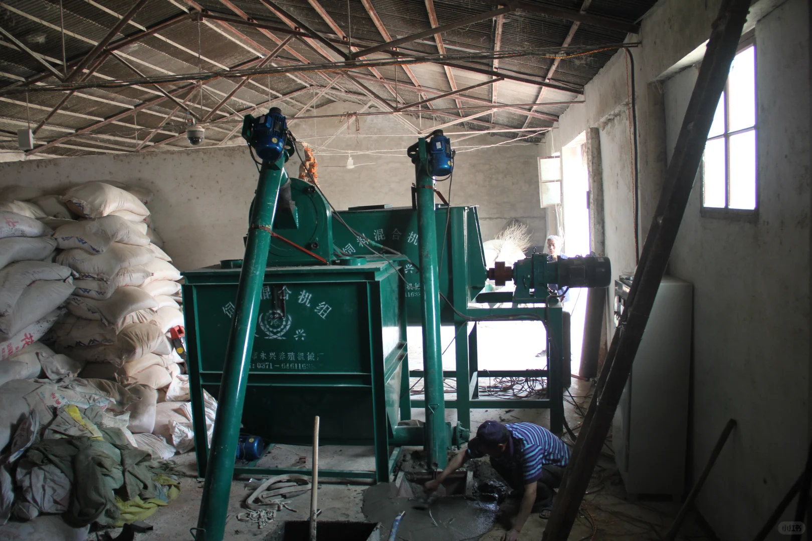 养鸭场饲料生产线