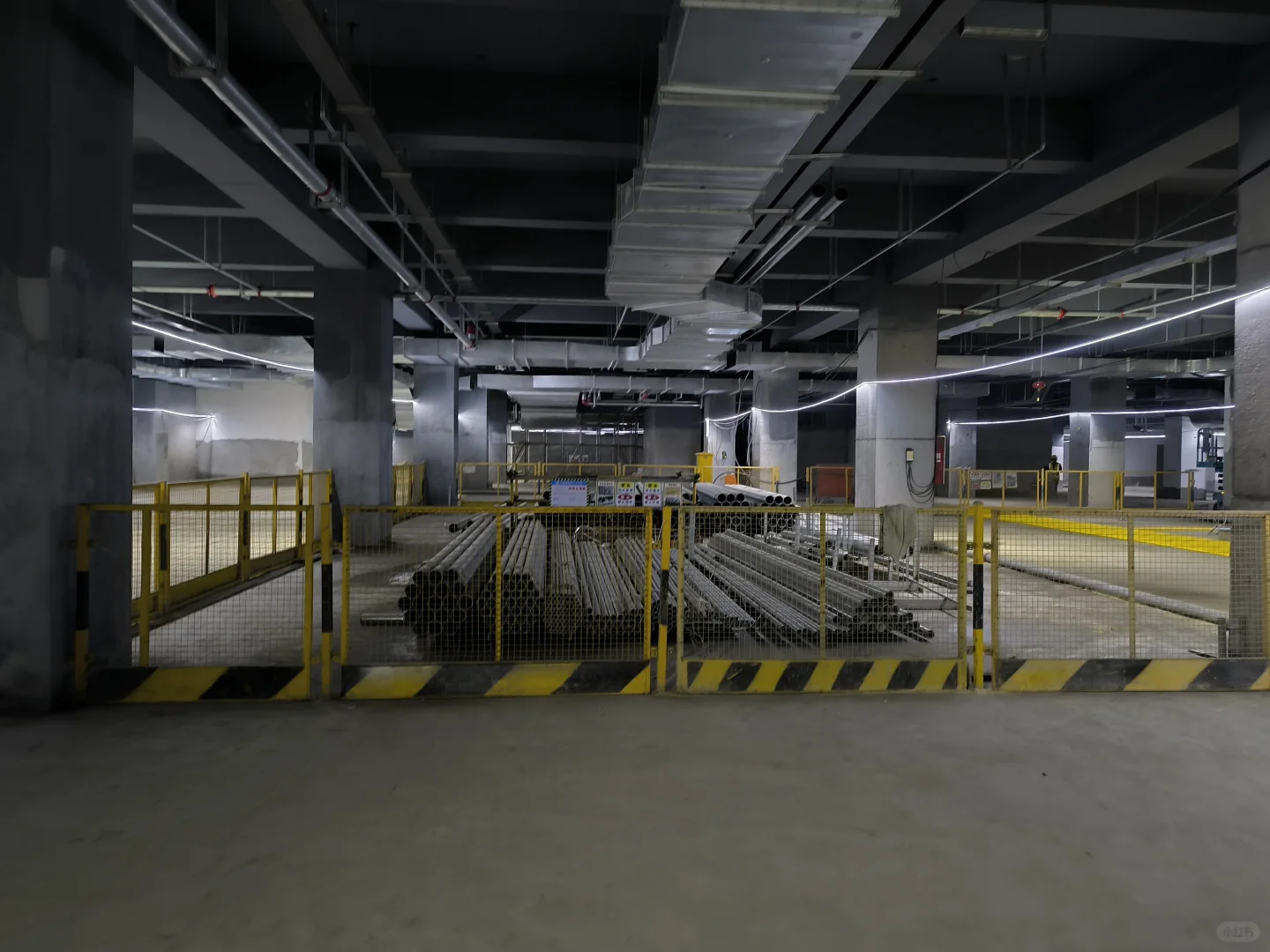 机电安装现场的加工厂做成这样也算是可以了