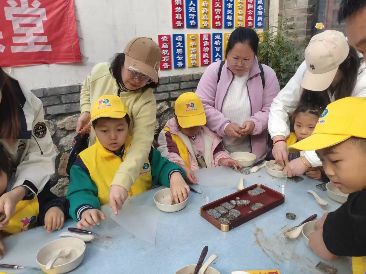 ✨ 香牌里的文化传承：小手作大智慧 ?
