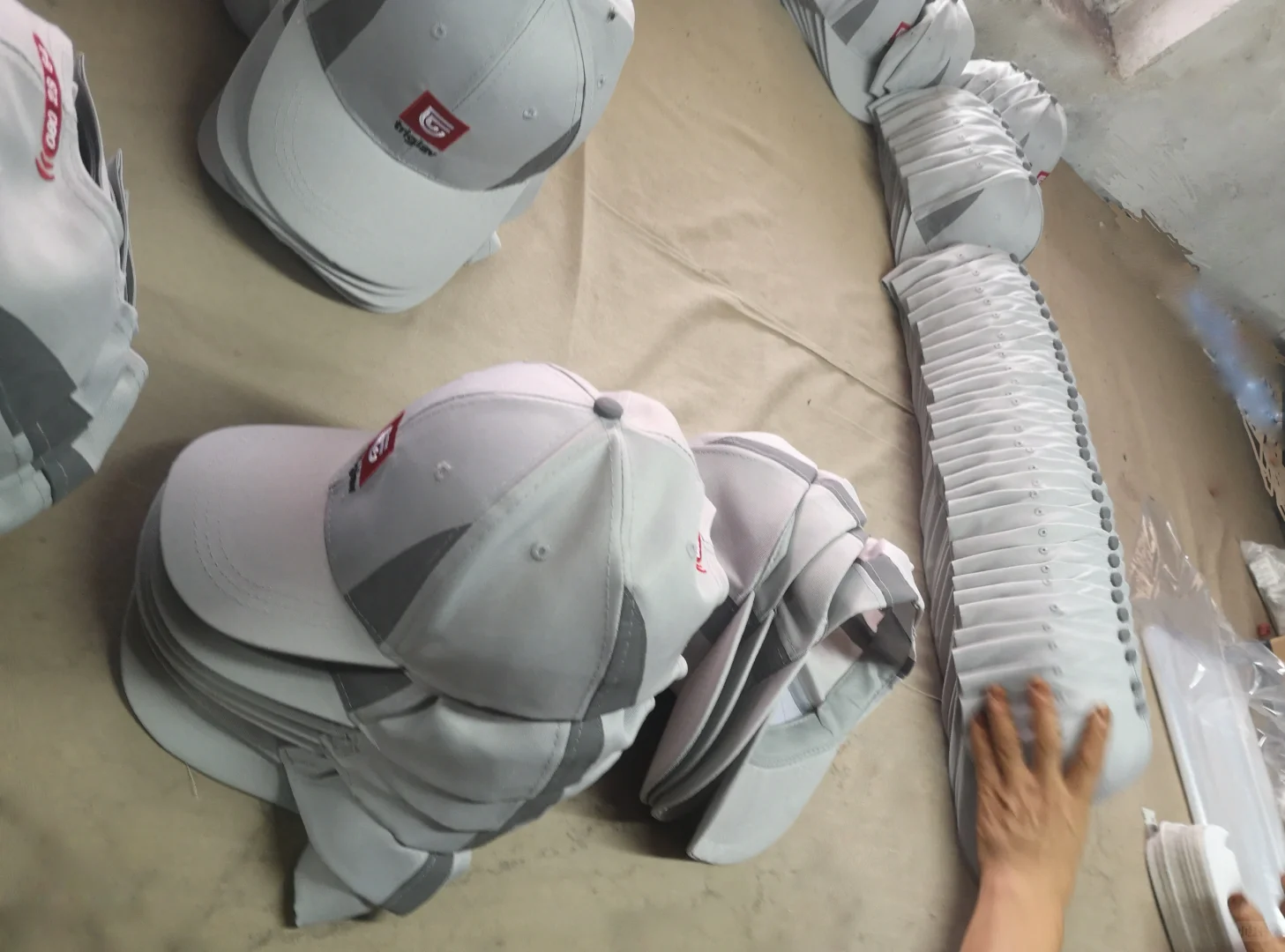 大厂揭秘!一顶促销帽是怎么生产出来的?