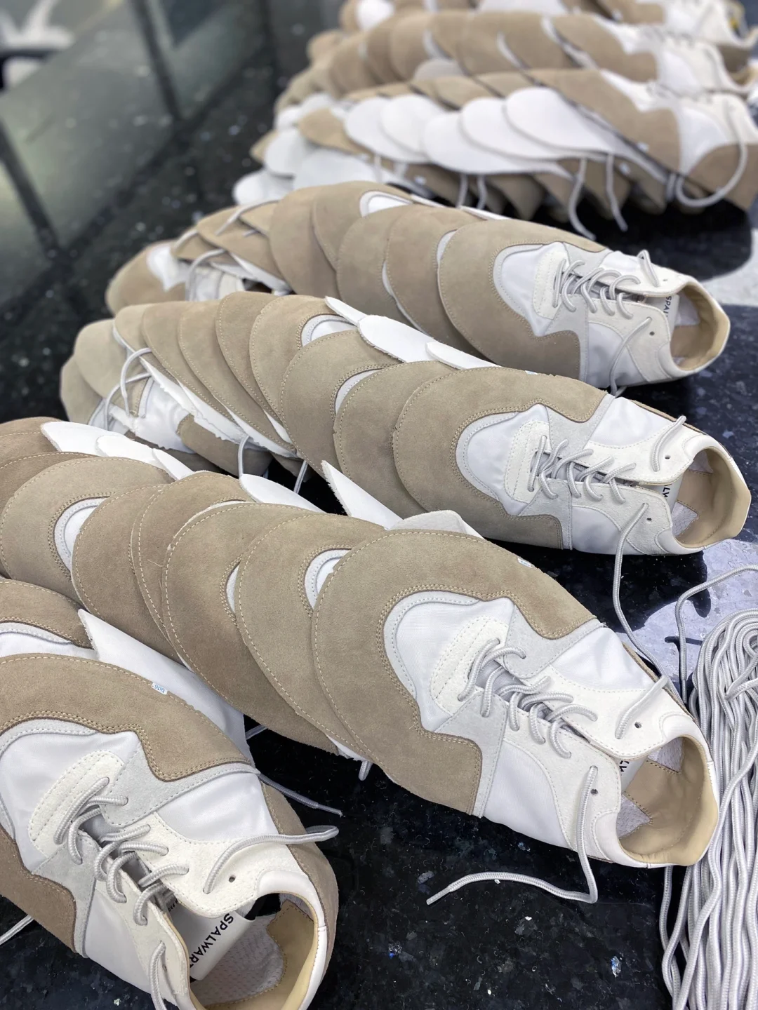 做习惯了时装鞋的工厂来做休闲鞋，这做工……