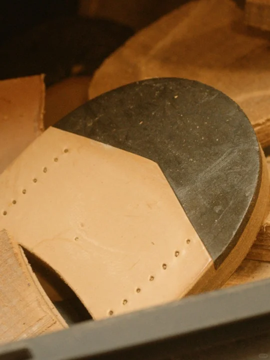 一双鞋的诞生之旅4️⃣Welting沿条间