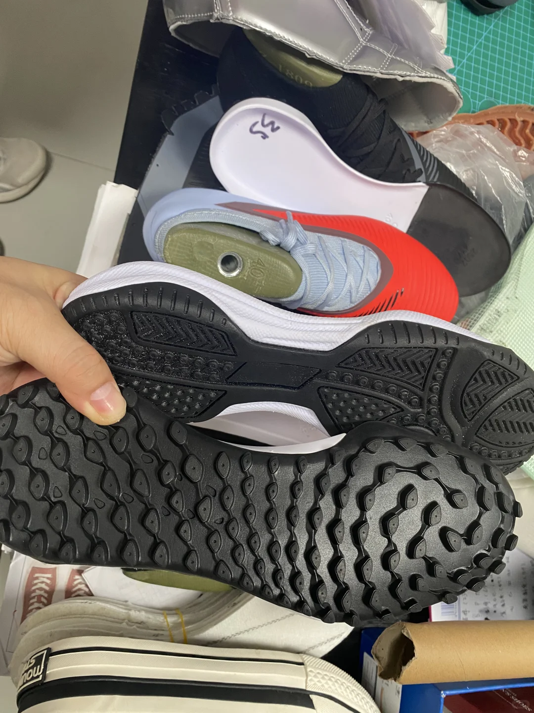 今日是足球鞋开发的日子，多款打板中！