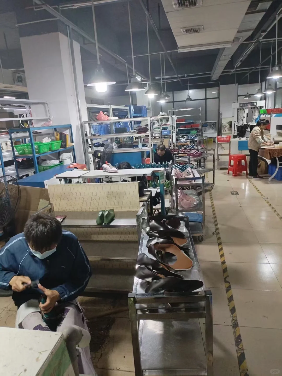 选择东莞鸿晔鞋厂！就是选择放心！?️接小单