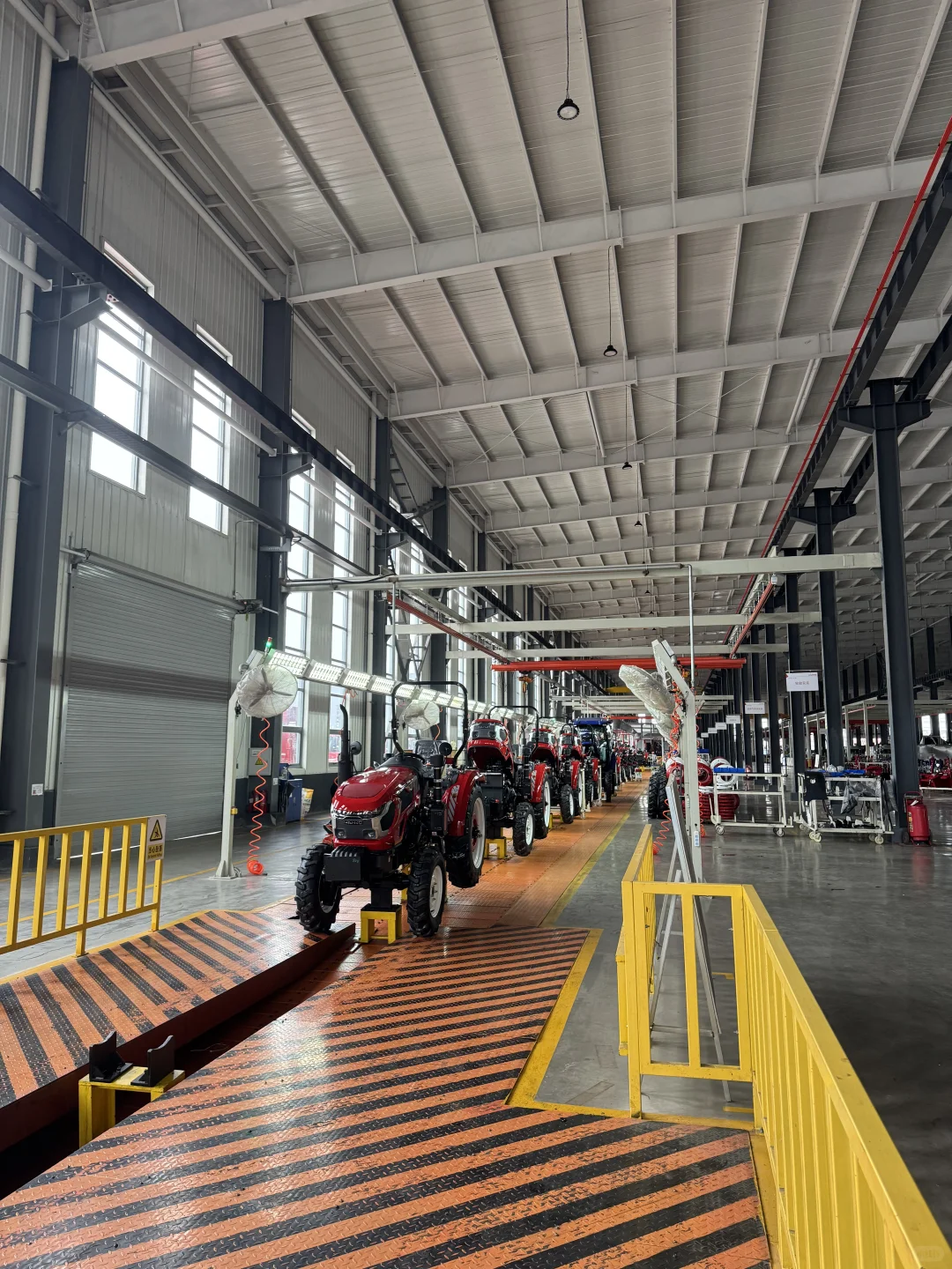 让中国农机走向世界。做拖拉机我们是专业的