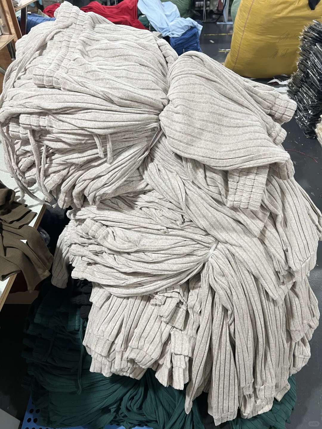 服装加工卷到飞起10元卫衣加工也有好品质？