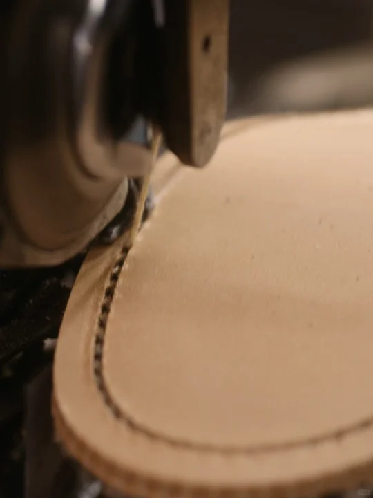 一双鞋的诞生之旅4️⃣Welting沿条间