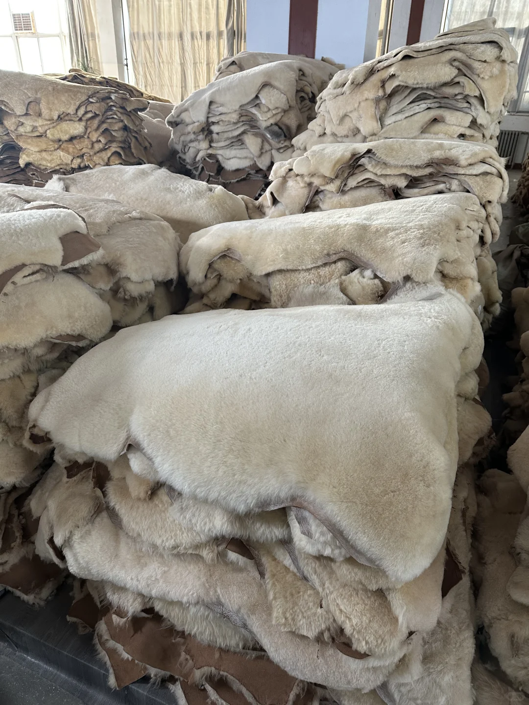 今天拜访了UGG母公司Deckers原料供应商