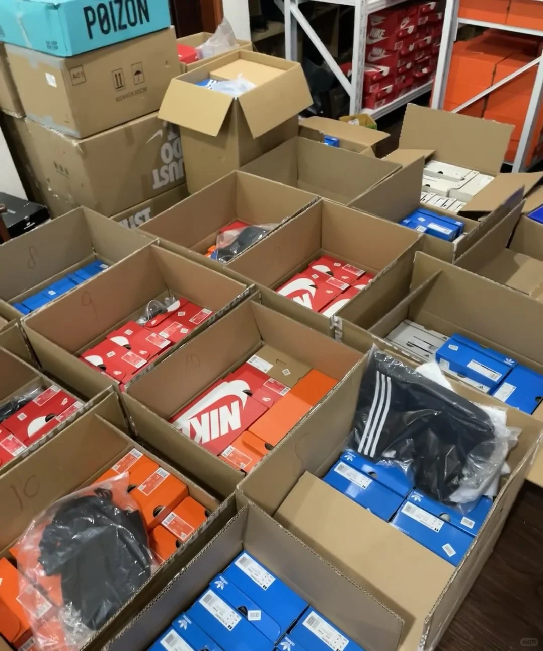 在鞋厂当牛马的一天 想赚点外快