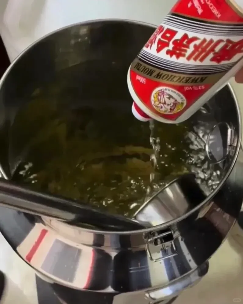 这款酒的年份比较久，深受喜欢喝酱香陈年