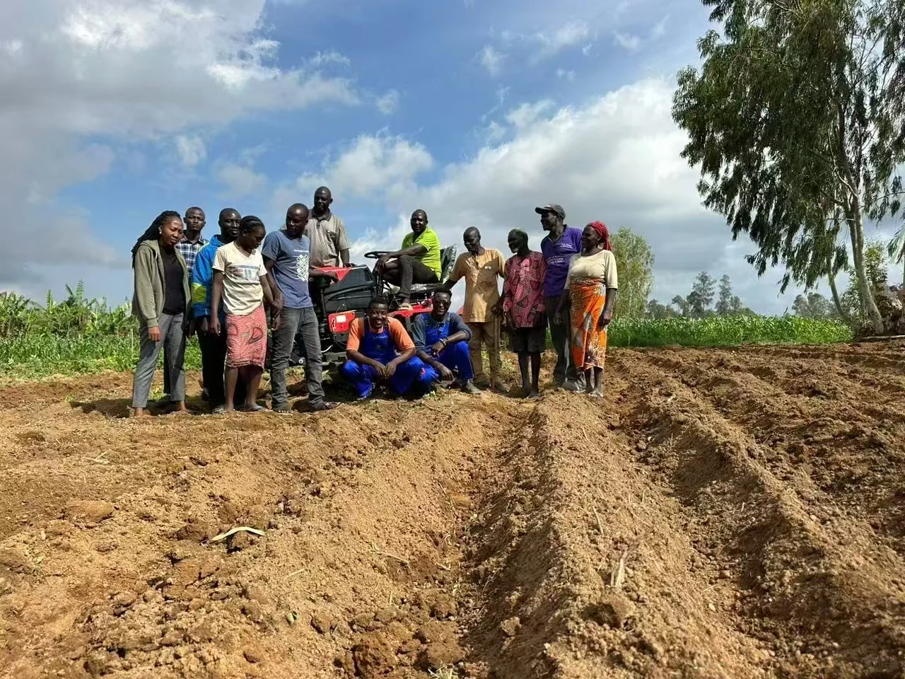 让中国农机走向世界。做拖拉机我们是专业的