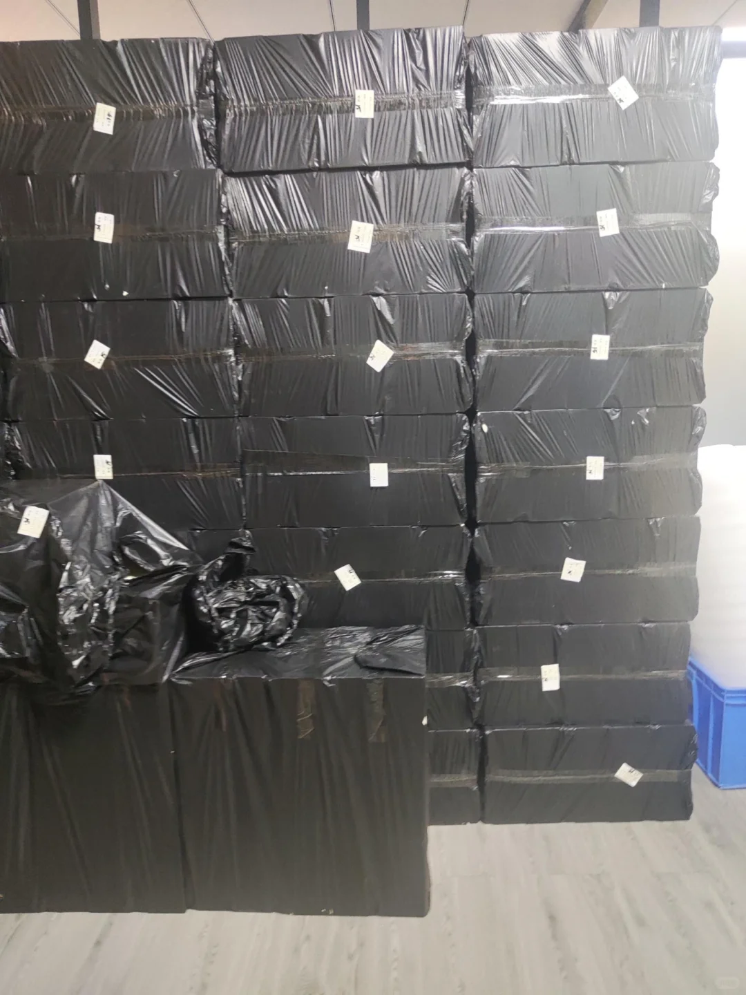 鸿晔鞋厂——自主生产的源头工厂