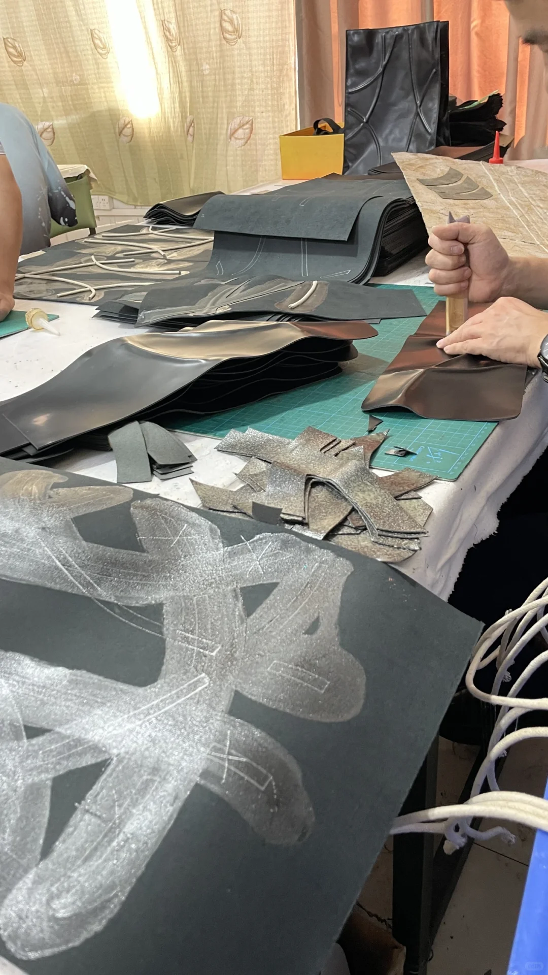 真正的东莞鞋履代工厂丨50双可做小单可接！