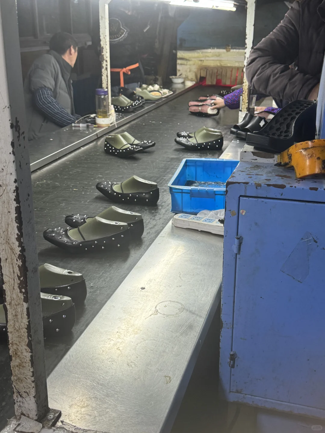 2025年！00后自己开的鞋厂