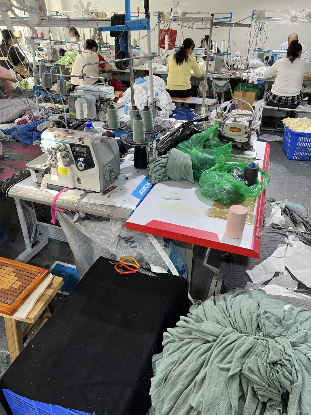 服装加工卷到飞起10元卫衣加工也有好品质？