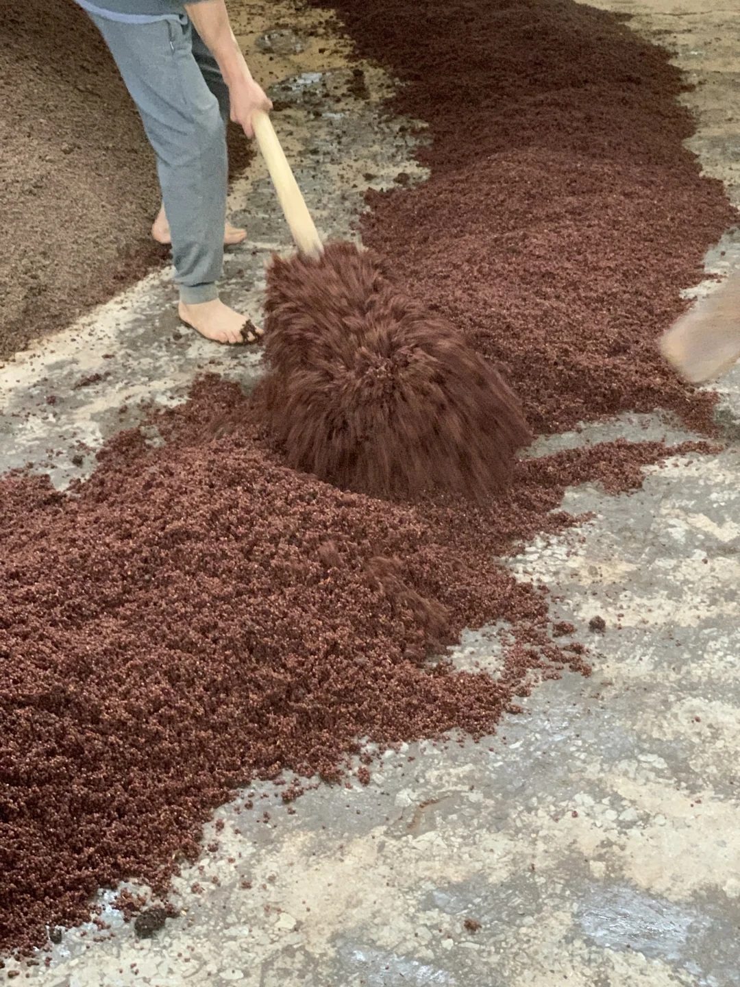 原料：高粱小麦水