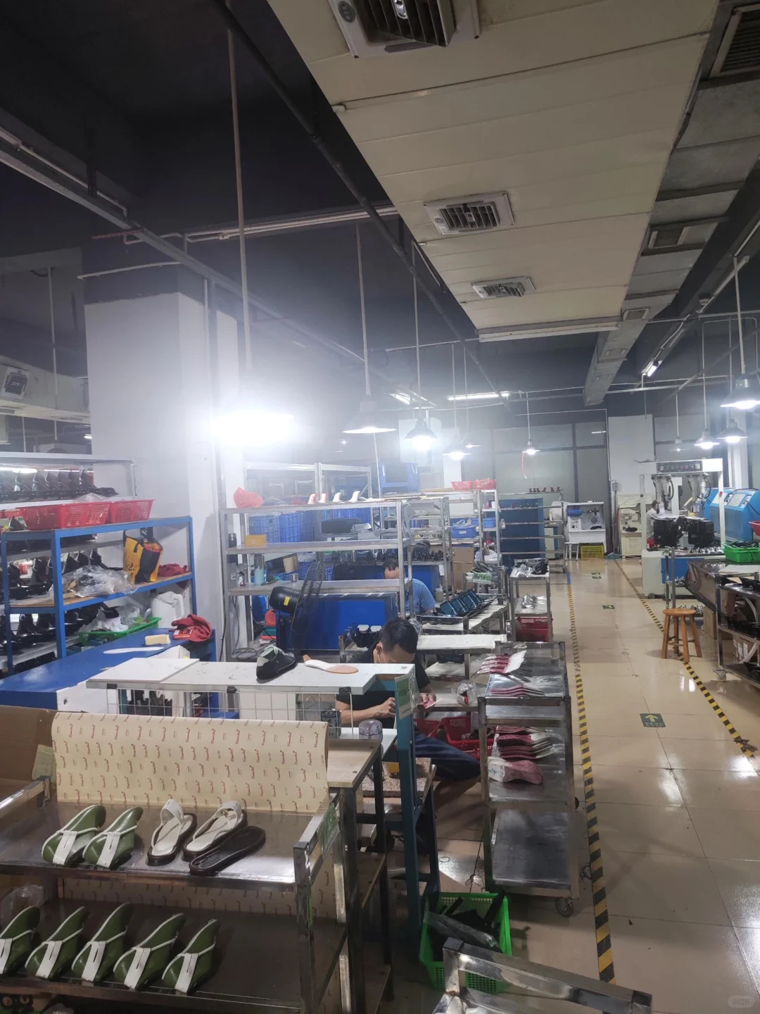 鸿晔鞋厂——自主生产的源头工厂