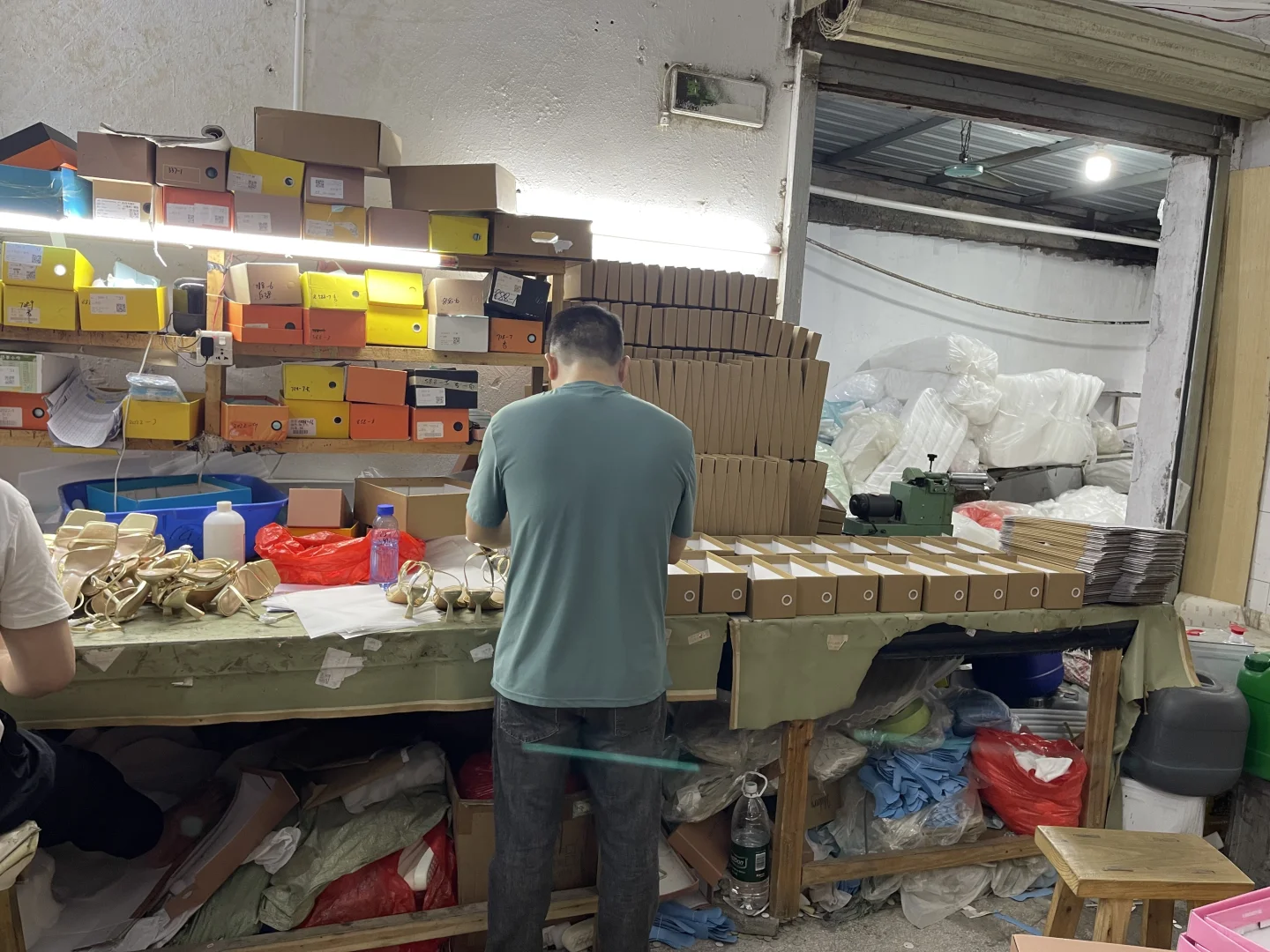 ?惠东女鞋厂监工上线！快跟着镜头看细节