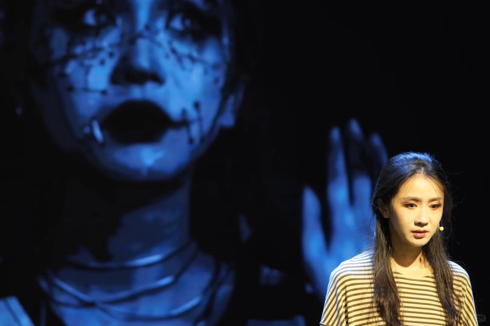 首部由演员佩戴Apple Vision Pro 表演的