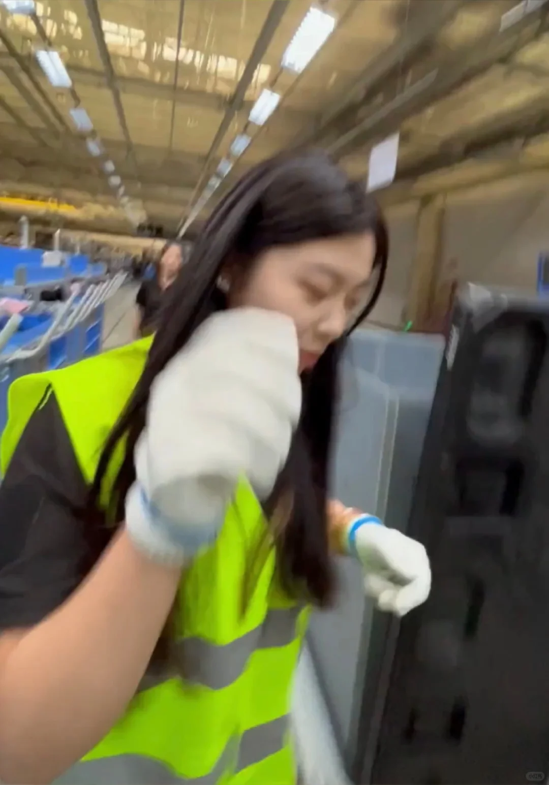 17岁来到了黄浦区小鹏基地，24一个小时