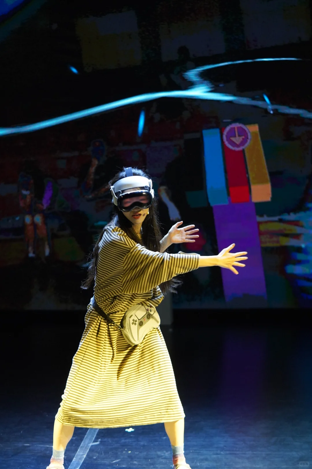 首部由演员佩戴Apple Vision Pro 表演的