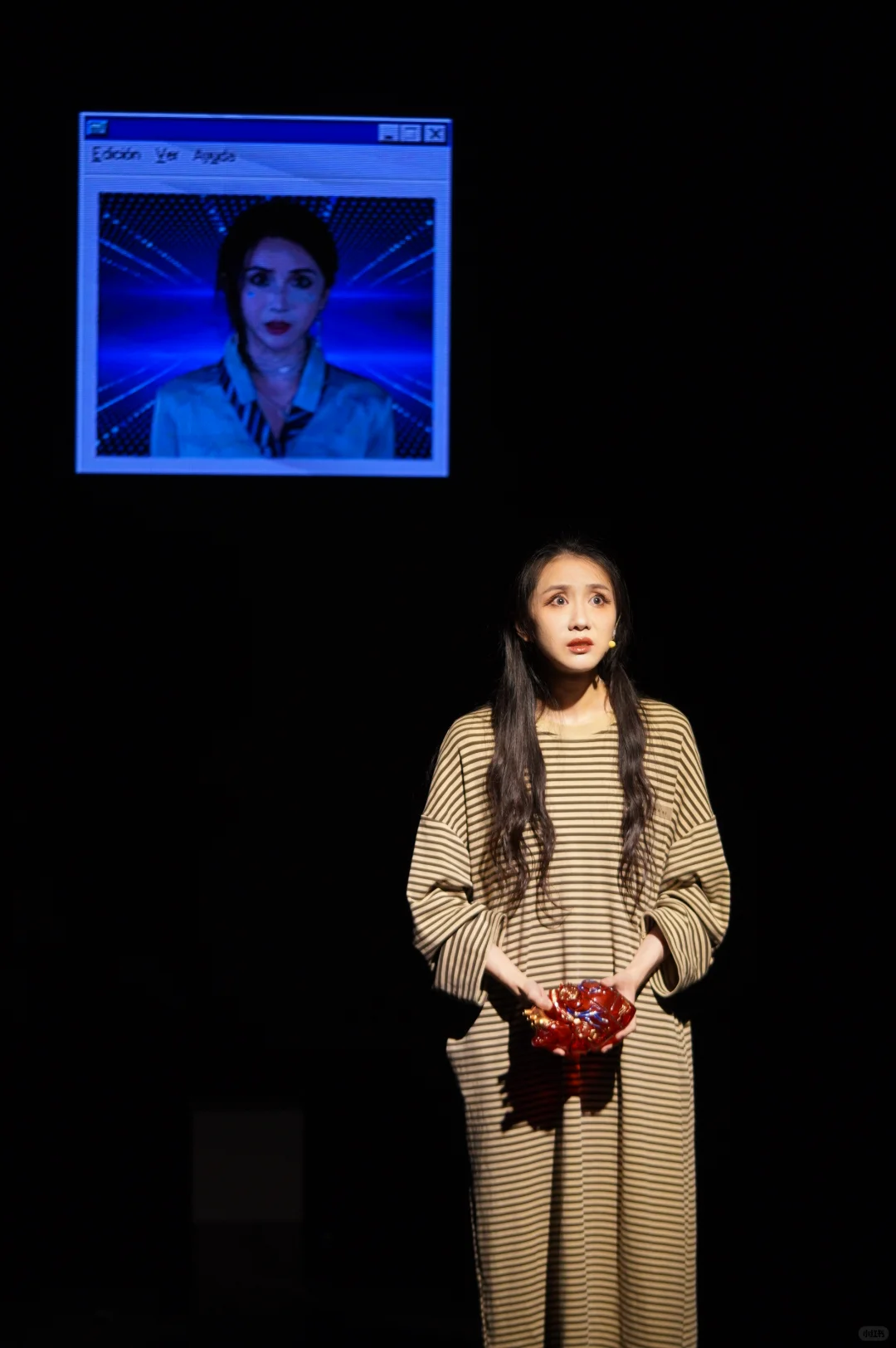 首部由演员佩戴Apple Vision Pro 表演的