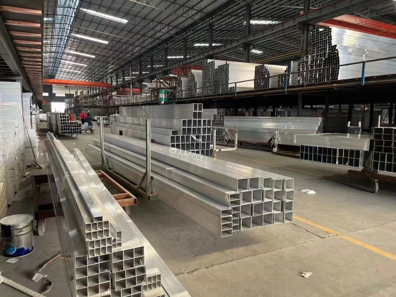 铝合金方管厂家环保节能为绿色未来贡献力量