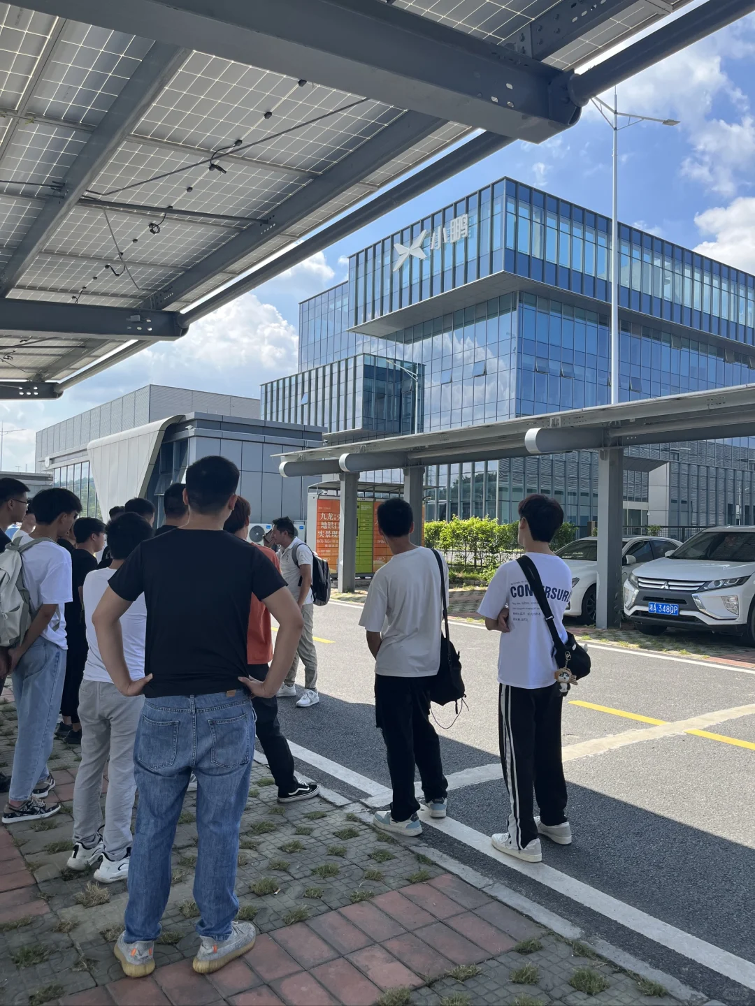 17岁来到了黄浦区小鹏基地，24一个小时