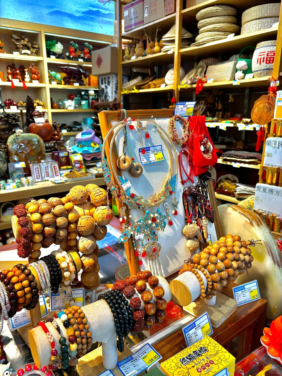 泰安……服务区里居然有这么好逛的文创店