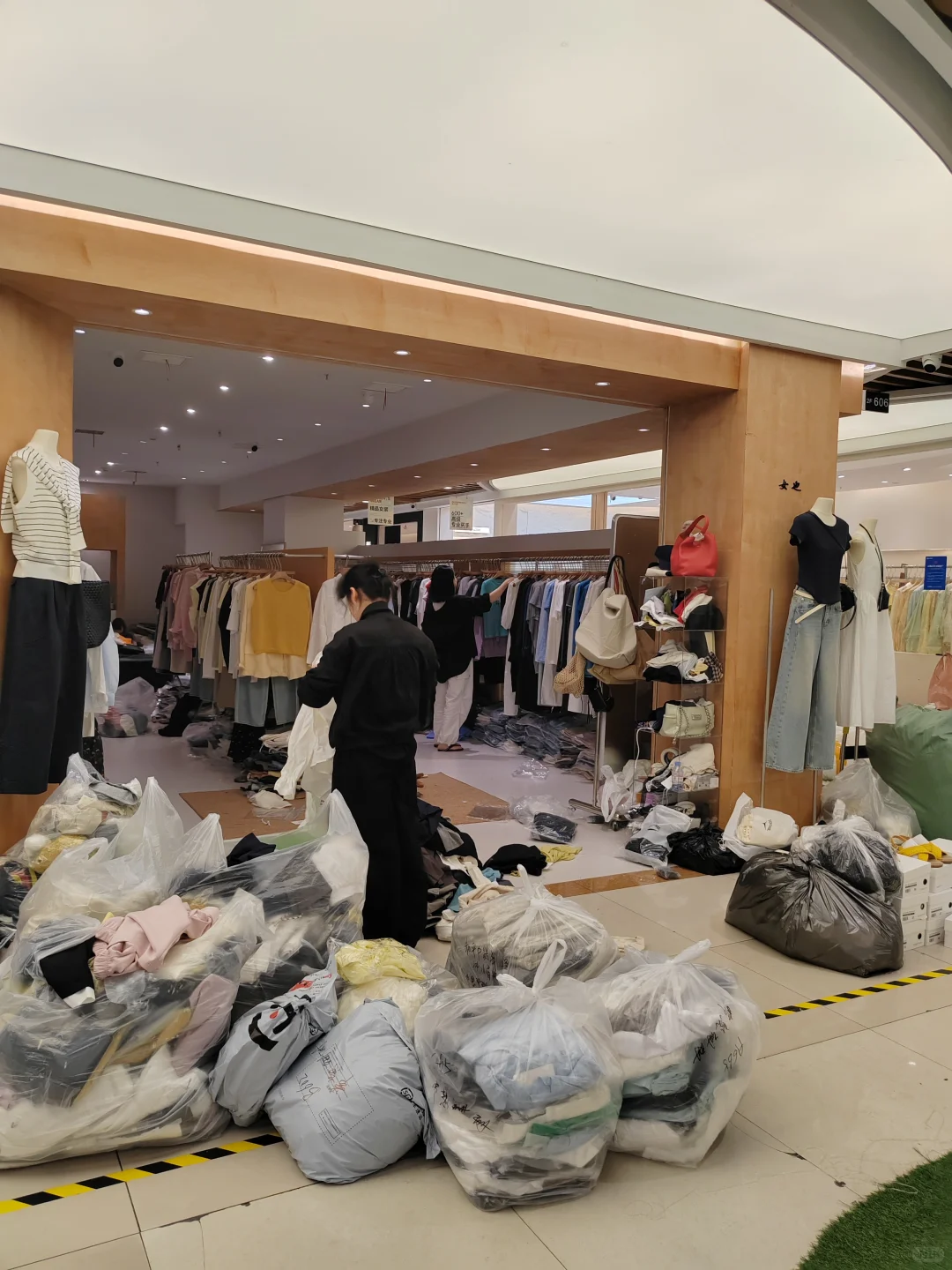 今后的实体店肯定会成为消费主流❗️❗️