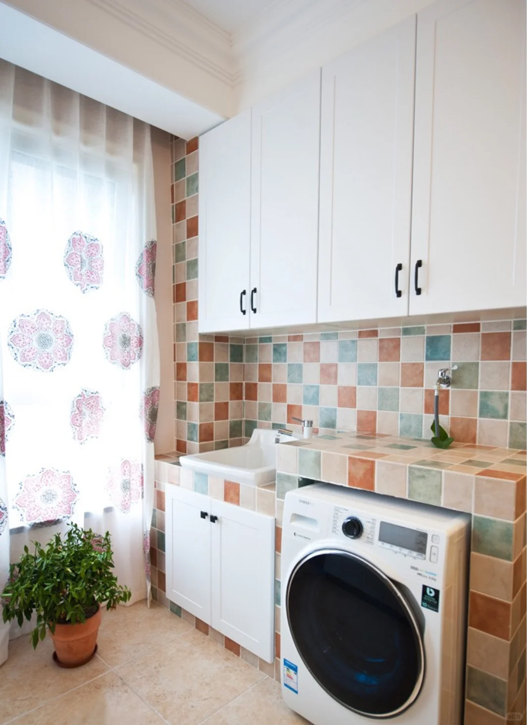 一站式定制，家居梦想触手可及！