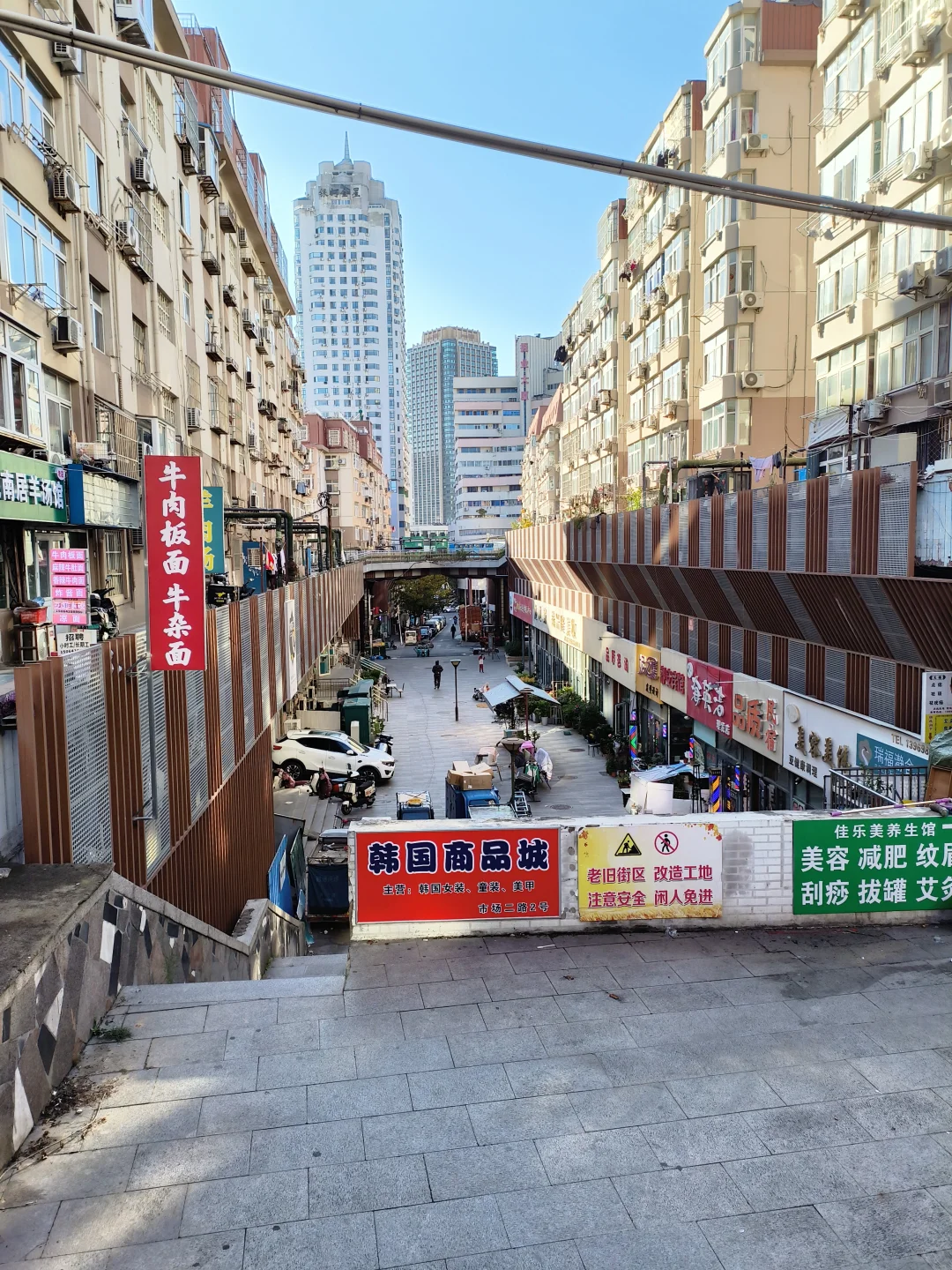 没落的即墨路小商品批发市场