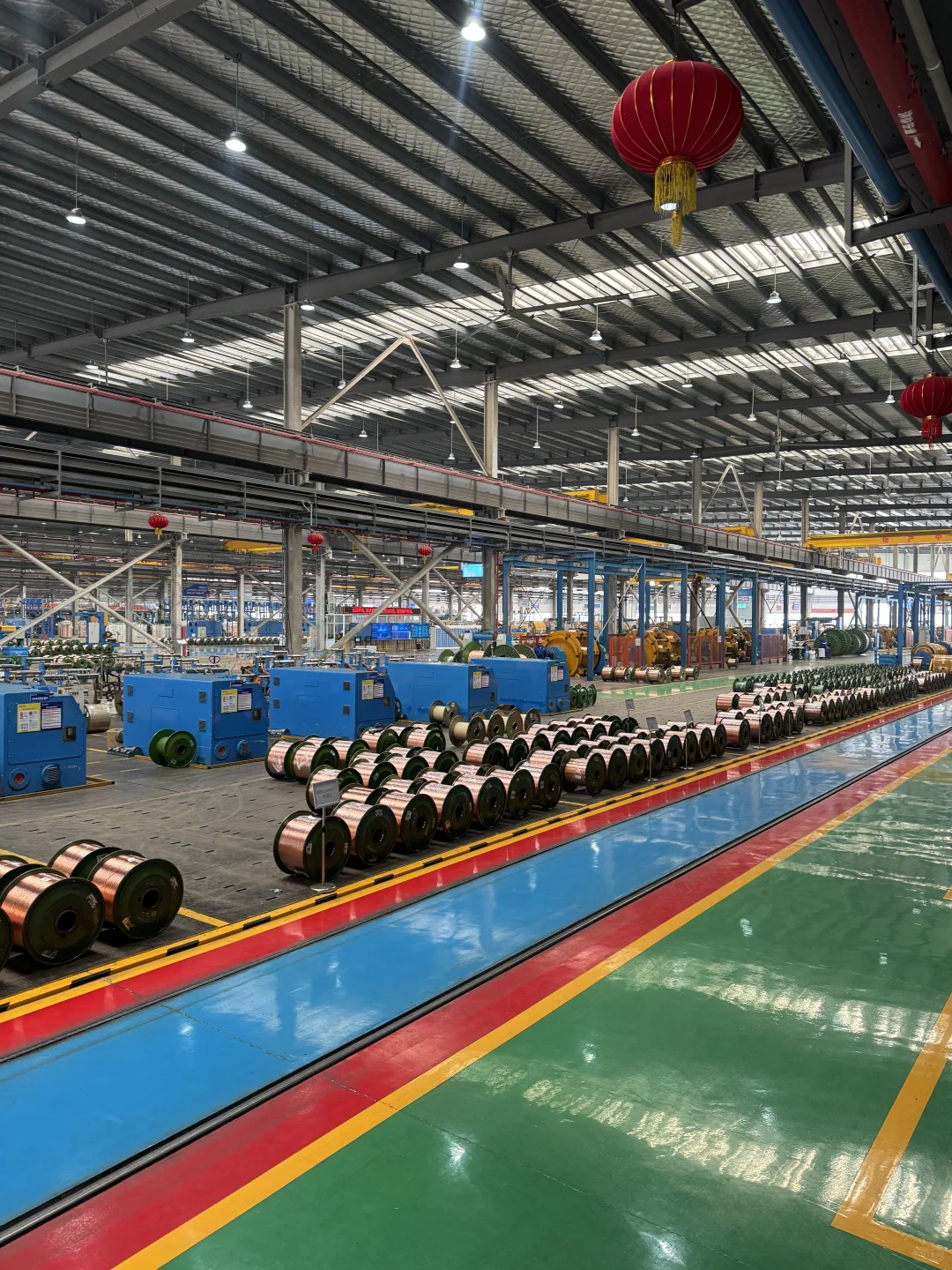 真的受不了浙江还有这么脏乱差的车间！