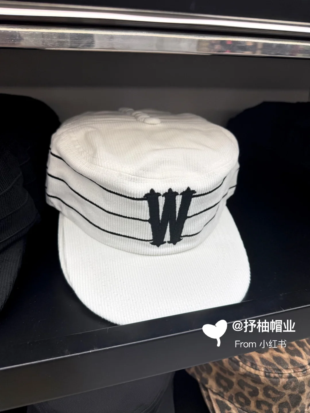 库房实拍‼️?ins博主同款帽子真的太好看啦～