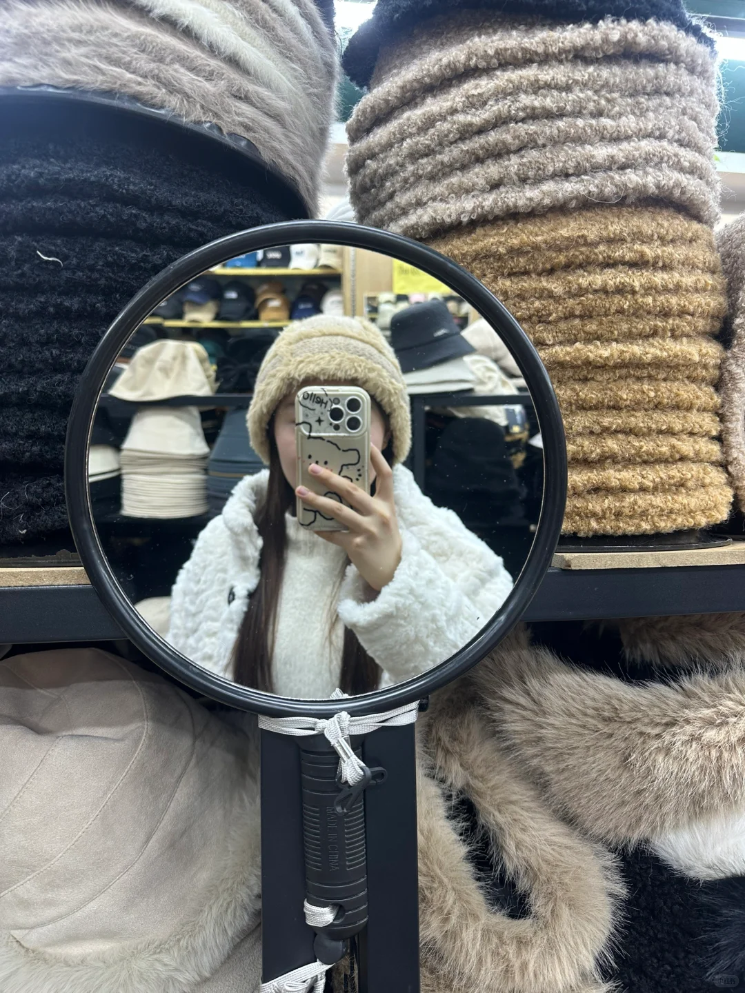 京城“小义乌”——百荣世贸商城，帽子种类丰富